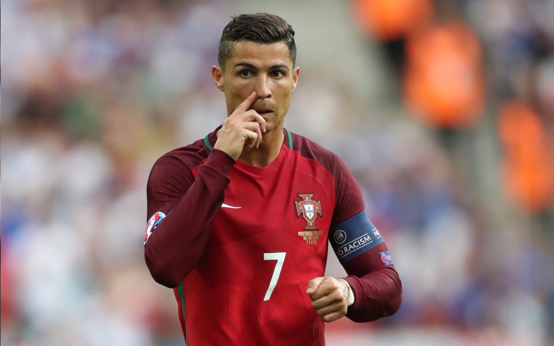 _高空极限跳伞表演：从云端俯瞰人生_，3.9万米高空极限跳伞视频